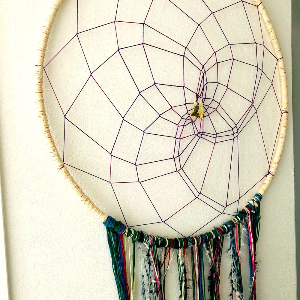 Hand made Dream Catcher jade in the centerpiece.